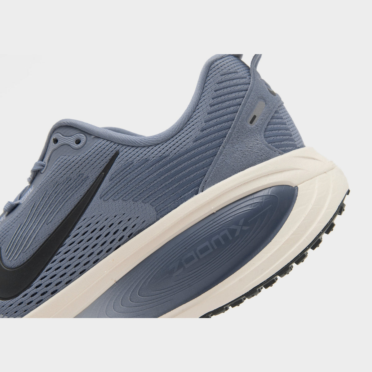 Blue Nike Vomero 18