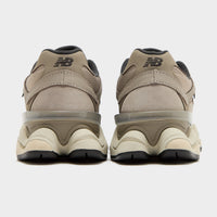 Brown New Balance 9060