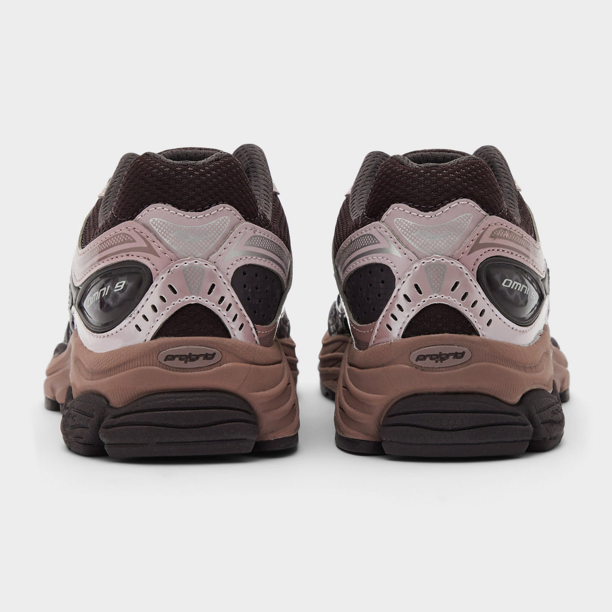Brown Saucony ProGrid Omni 9 Women's