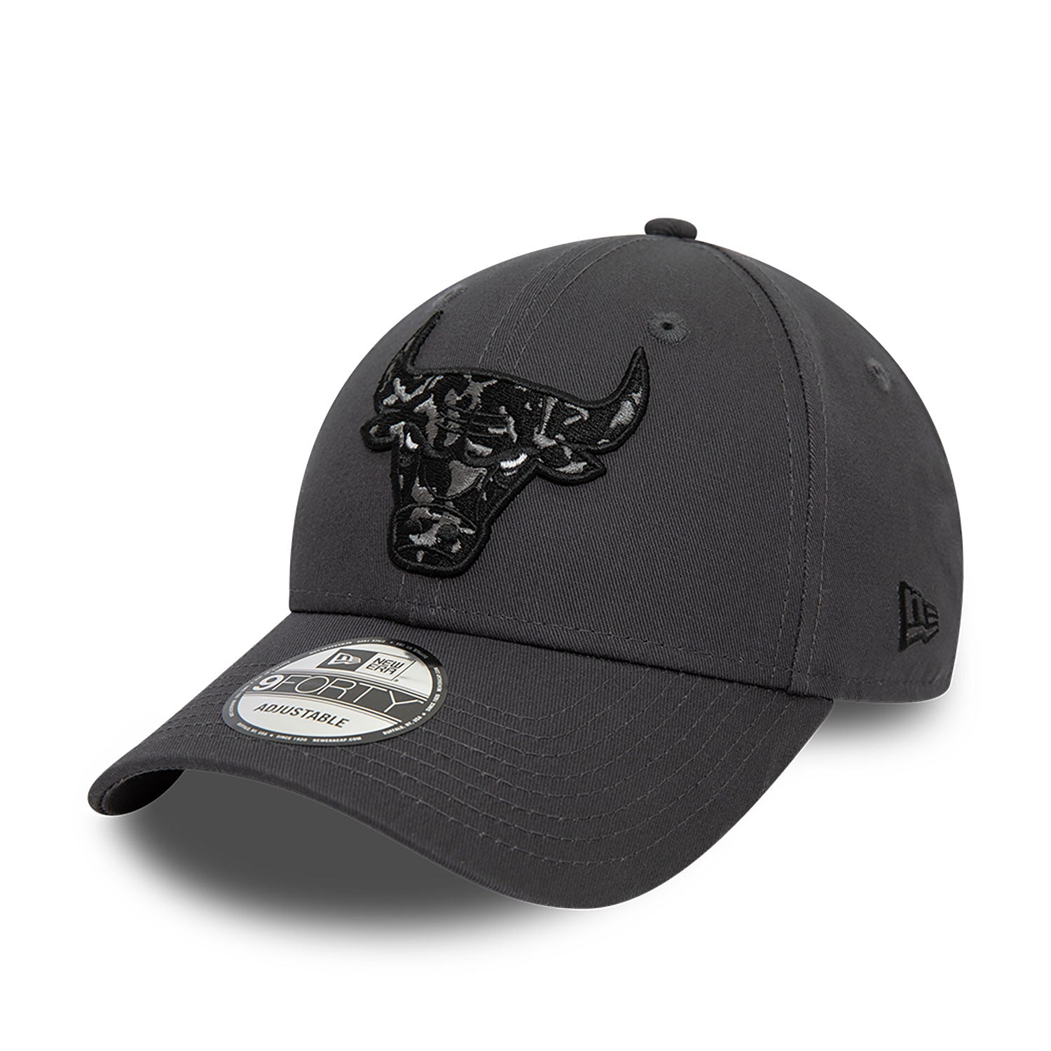 New Era NBA Seasonal Infill Chicago Bulls 9Forty Men's Adjustable Cap - Dark Grey - Cap On