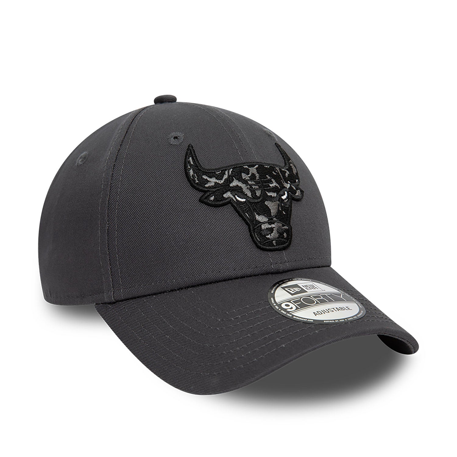 New Era NBA Seasonal Infill Chicago Bulls 9Forty Men's Adjustable Cap - Dark Grey - Cap On