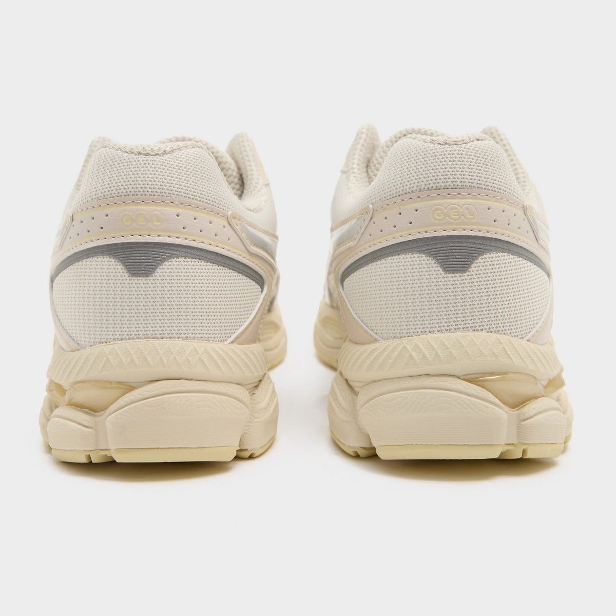 Cream ASICS GEL-CUMULUS 16 Women's