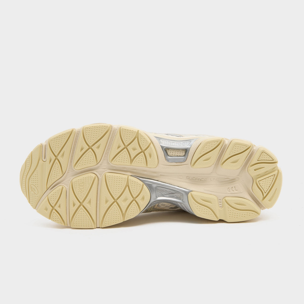 Cream ASICS GEL-CUMULUS 16 Women's