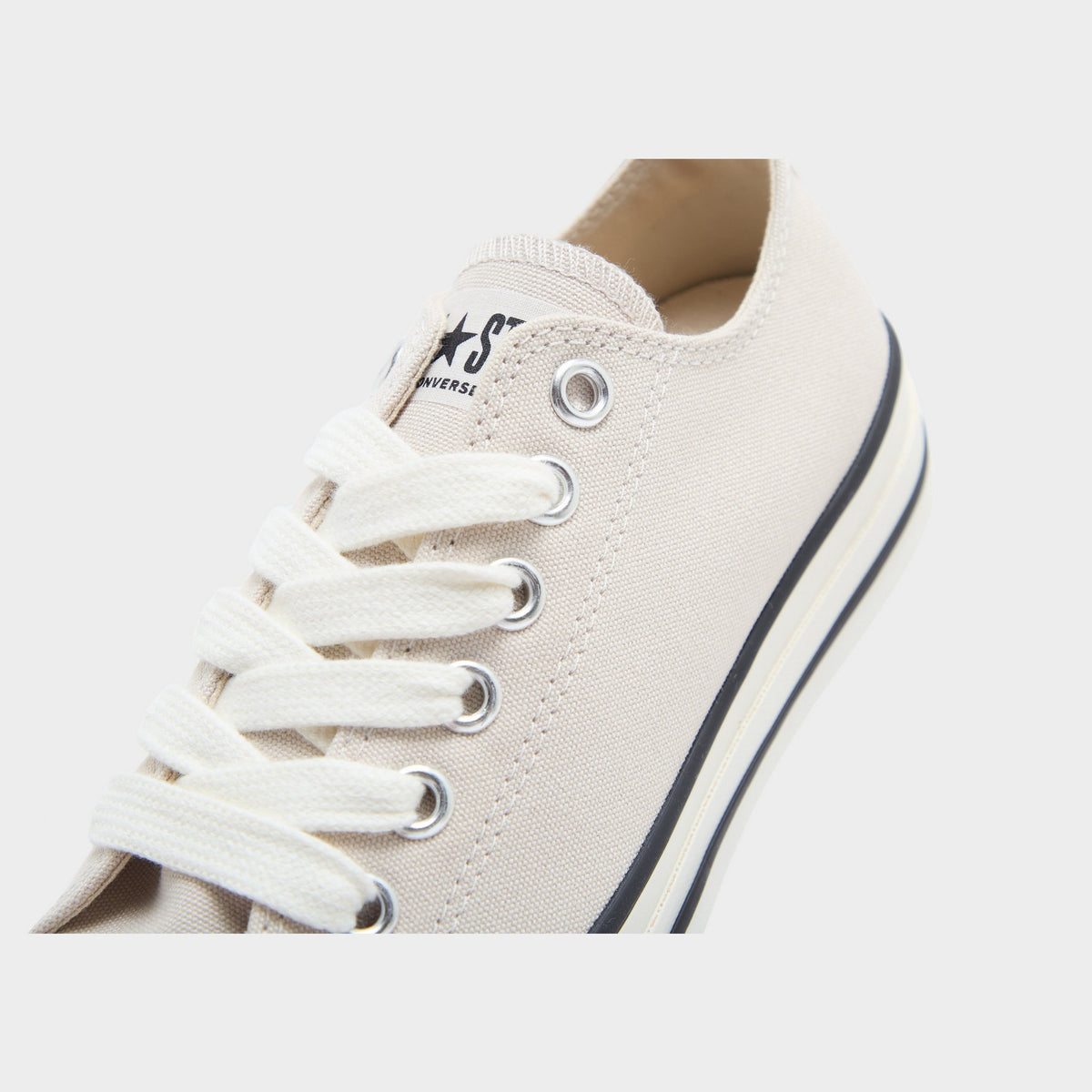 Cream Converse Chuck Taylor Throwback Low Women's