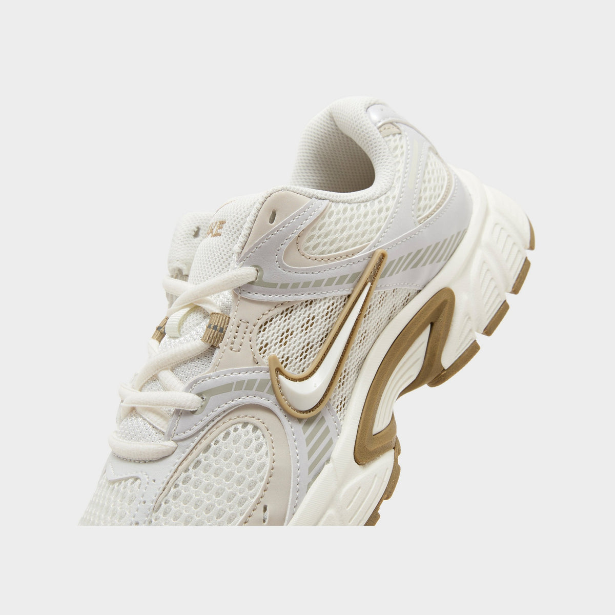 Cream Nike V5 RNR Women's