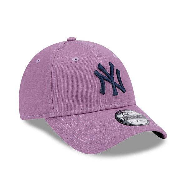 New Era 9Forty MLB Essential Yankees Cap - Cap On