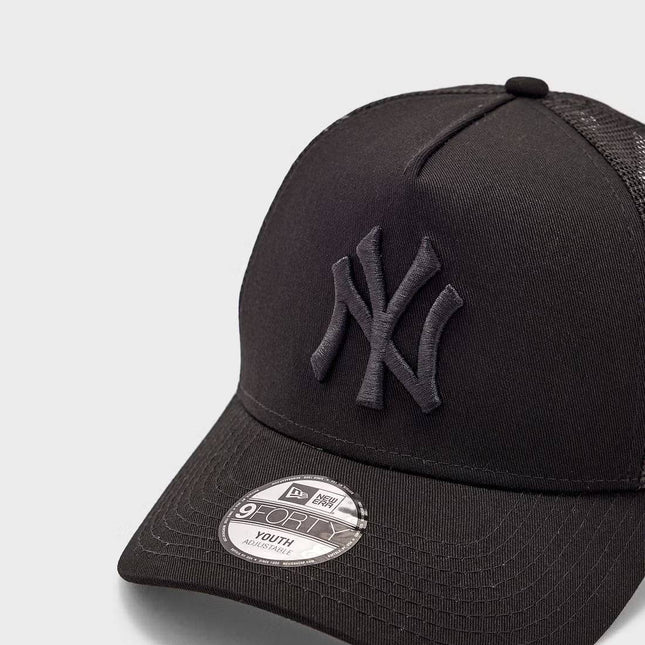 New Era 9Forty New York Yankees Cap (Youth) - Cap On
