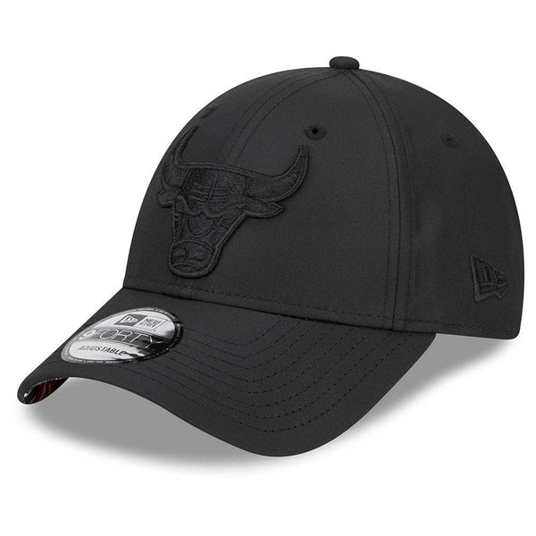 New Era Chicago Bulls Game Play 9Forty® Cap - Cap On