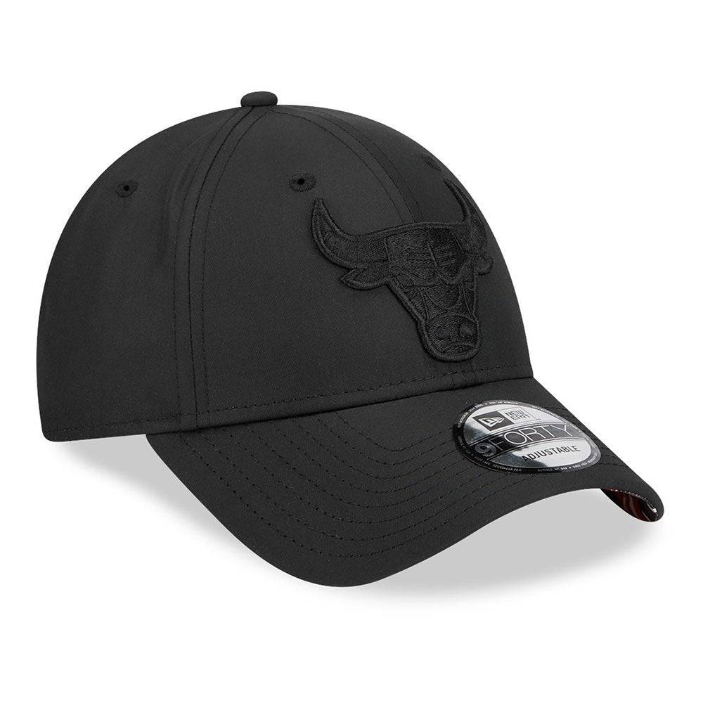 New Era Chicago Bulls Game Play 9Forty® Cap - Cap On