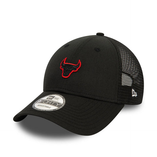 New Era Chicago Bulls Home Field Black 9FORTY Adjustable Trucker Cap - Cap On