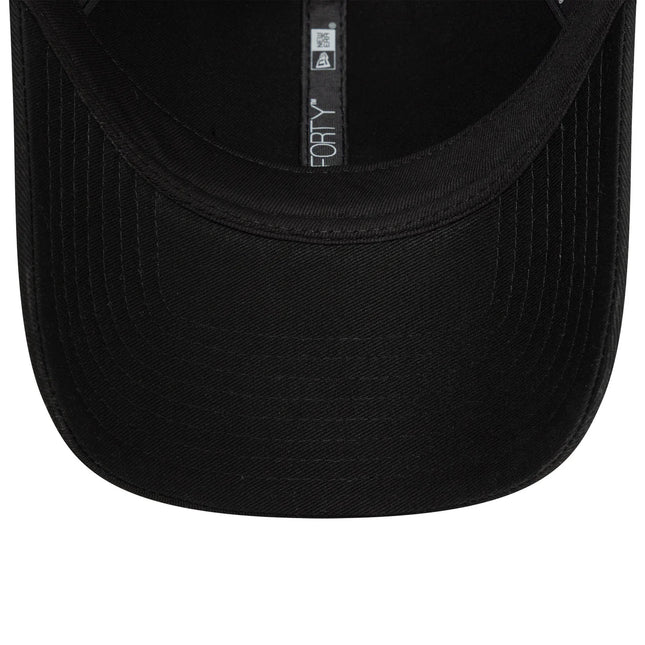 New Era Chicago Bulls Metallic Pin Black 9FORTY Adjustable Cap - Cap On