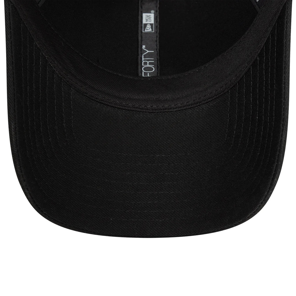 New Era Chicago Bulls Metallic Pin Black 9FORTY Adjustable Cap - Cap On