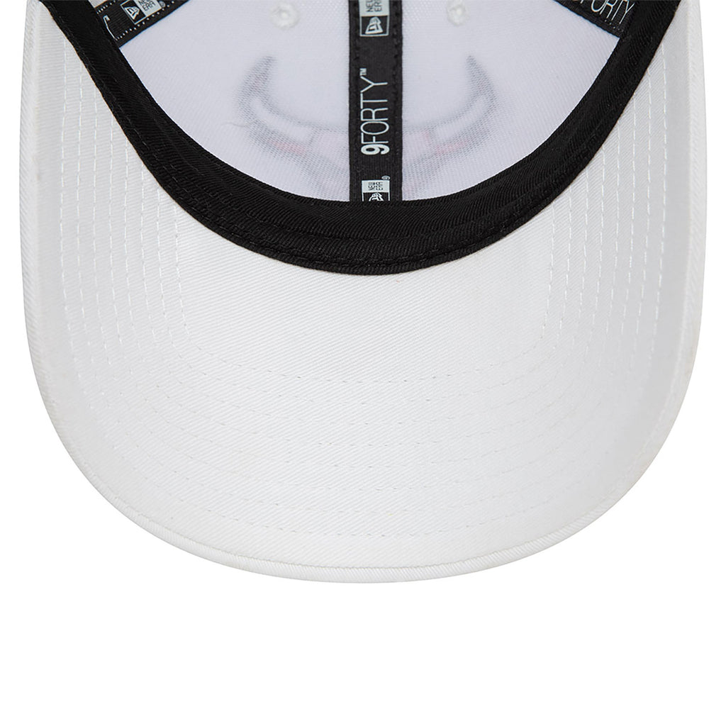New Era Chicago Bulls NBA White 9FORTY Adjustable Cap - Cap On