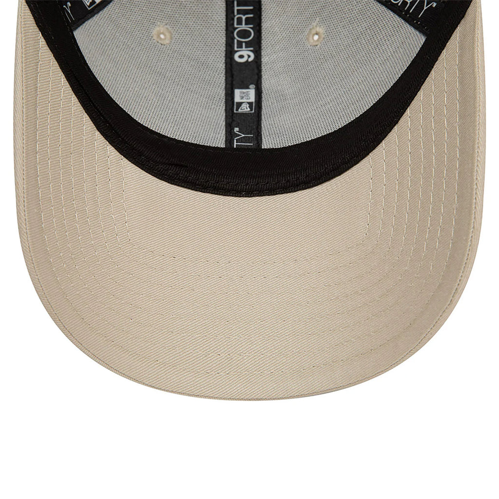 New Era Chicago White Sox League Essential Light Beige 9FORTY Adjustable Cap - Cap On