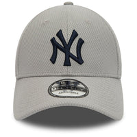 New Era Diamond 9Forty New York Yankees Cap - Cap On