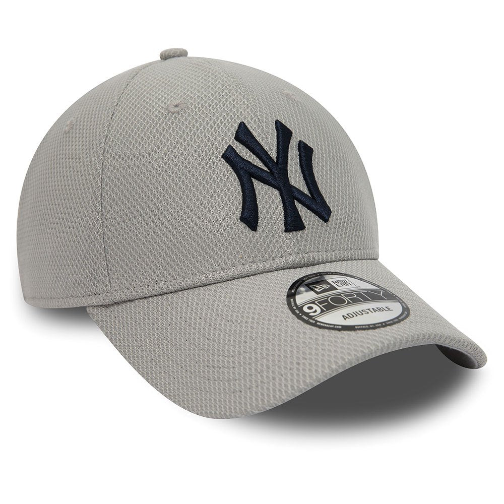 New Era Diamond 9Forty New York Yankees Cap - Cap On