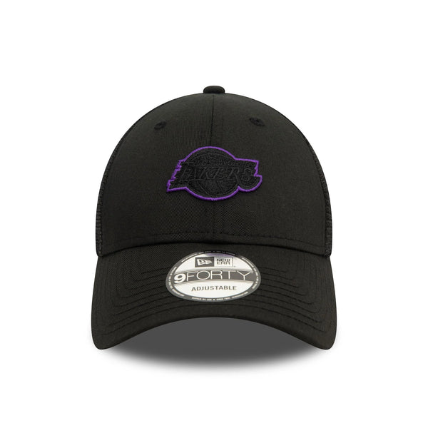 New Era LA Lakers Home Field Black 9FORTY Adjustable Trucker Cap - Cap On
