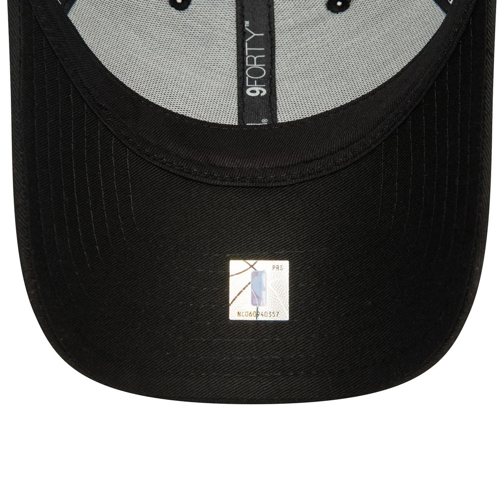 New Era LA Lakers Home Field Black 9FORTY Adjustable Trucker Cap - Cap On