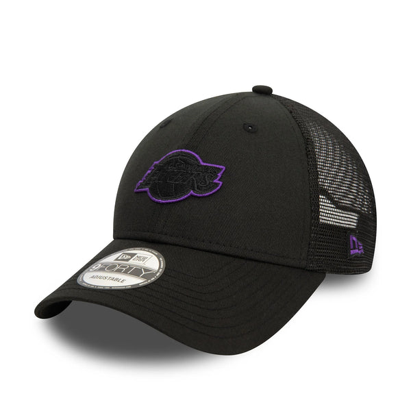 New Era LA Lakers Home Field Black 9FORTY Adjustable Trucker Cap - Cap On