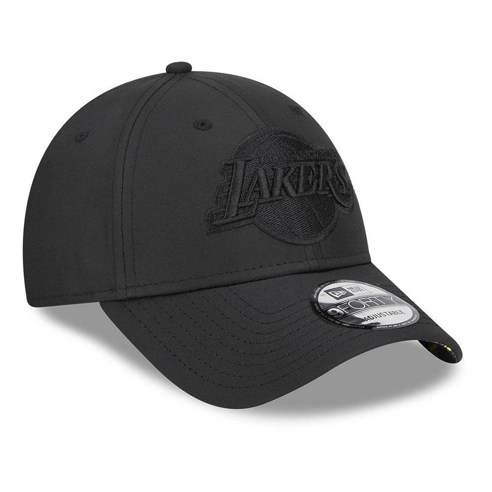 New Era Los Angeles Lakers Game Play 9Forty® Cap - Cap On