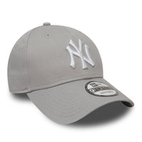New Era MLB New York Yankees 9FORTY Cap - Cap On