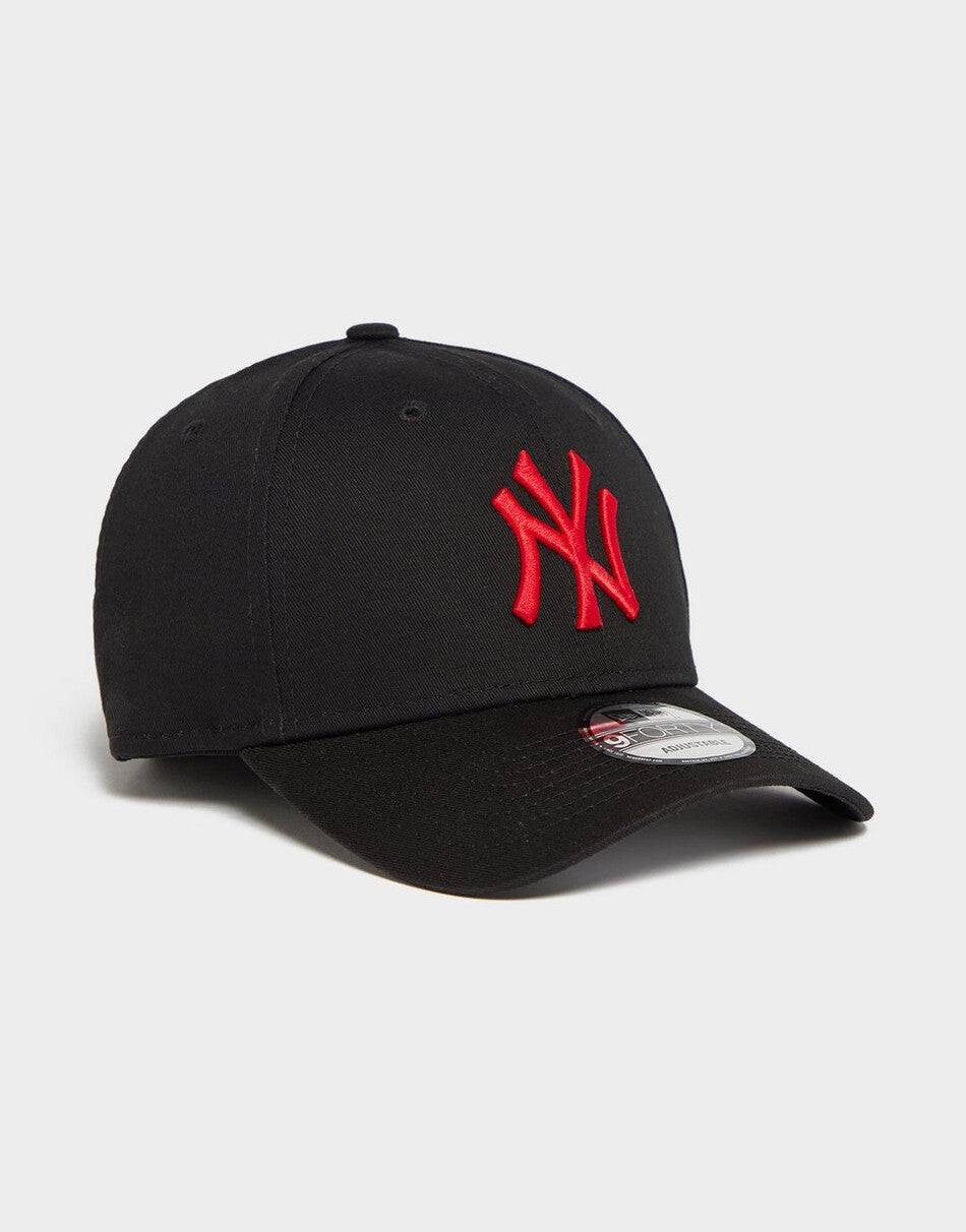 New Era MLB New York Yankees 9FORTY Cap - Cap On