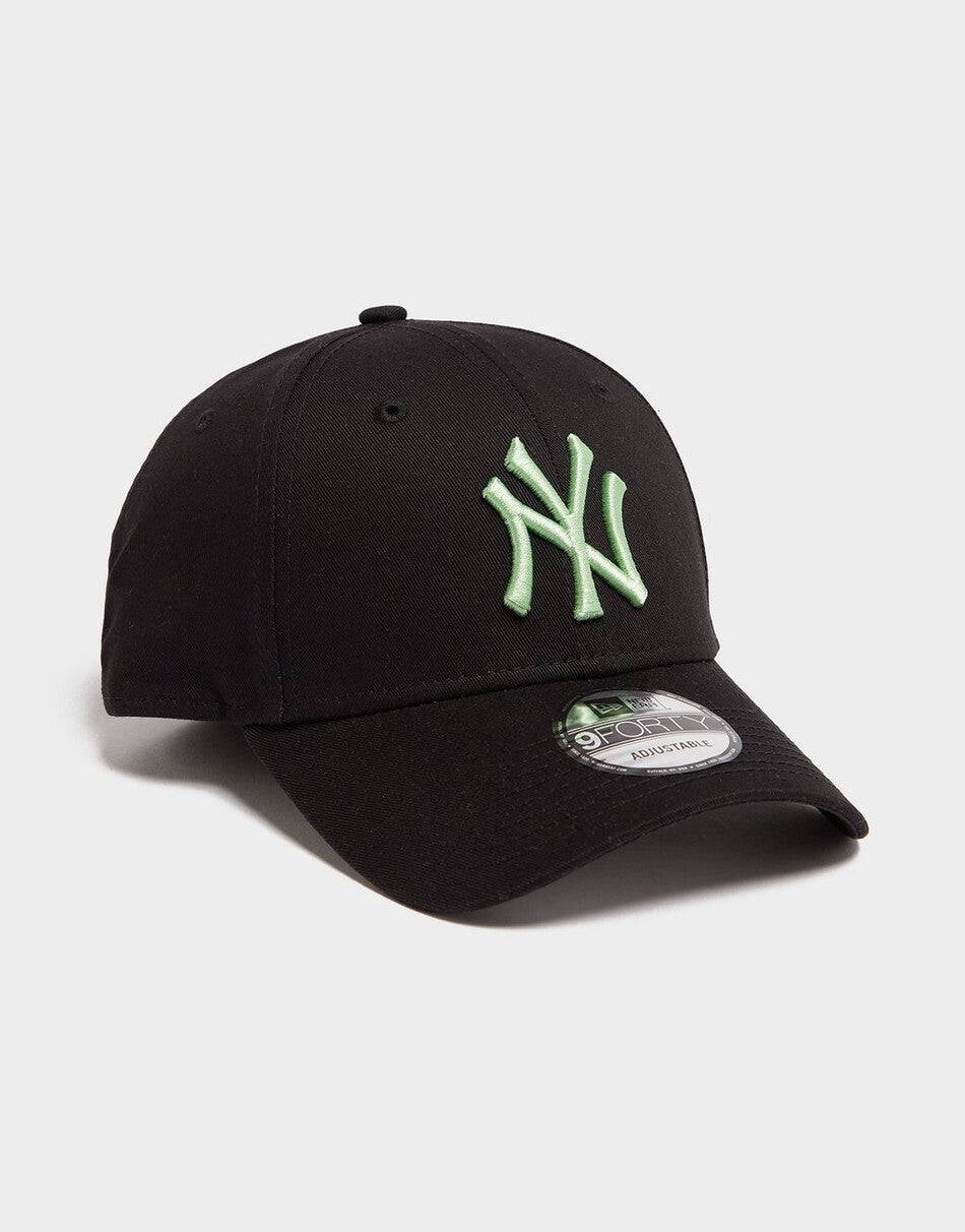 New Era MLB New York Yankees 9FORTY Cap - Cap On