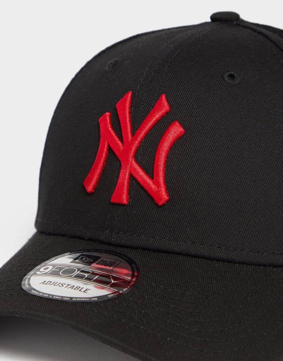 New Era MLB New York Yankees 9FORTY Cap - Cap On