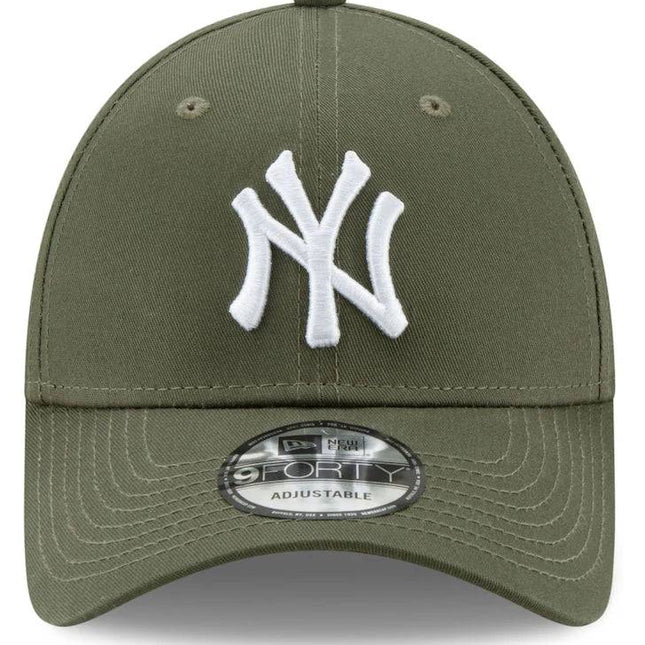 New Era MLB New York Yankees 9FORTY Cap - Cap On