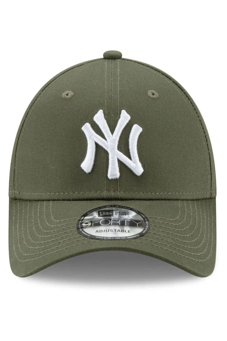 New Era MLB New York Yankees 9FORTY Cap - Cap On