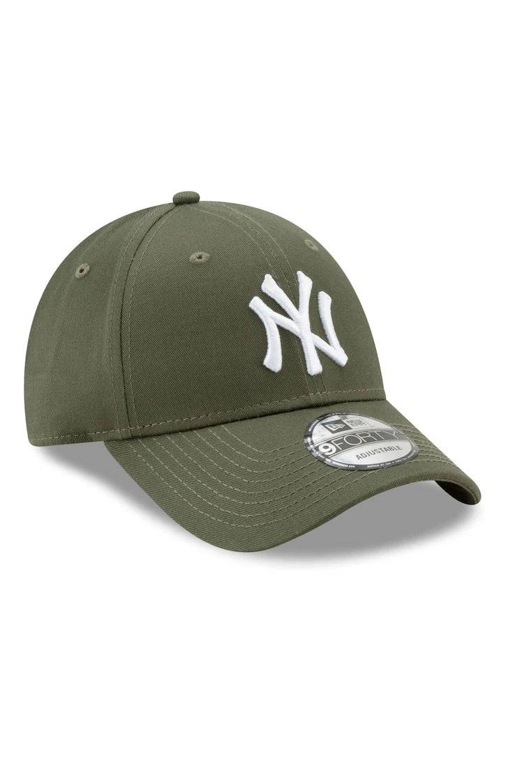 New Era MLB New York Yankees 9FORTY Cap - Cap On