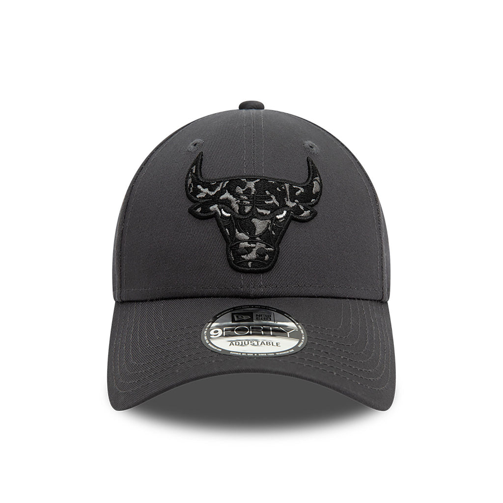 New Era NBA Seasonal Infill Chicago Bulls 9Forty Men's Adjustable Cap - Dark Grey - Cap On