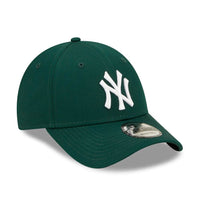 New Era New York Yankees 9FORTY League Essential Green Cap - Cap On