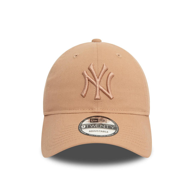 New Era New York Yankees 9TWENTY League Essential Cap - Cap On