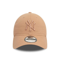 New Era New York Yankees 9TWENTY League Essential Cap - Cap On