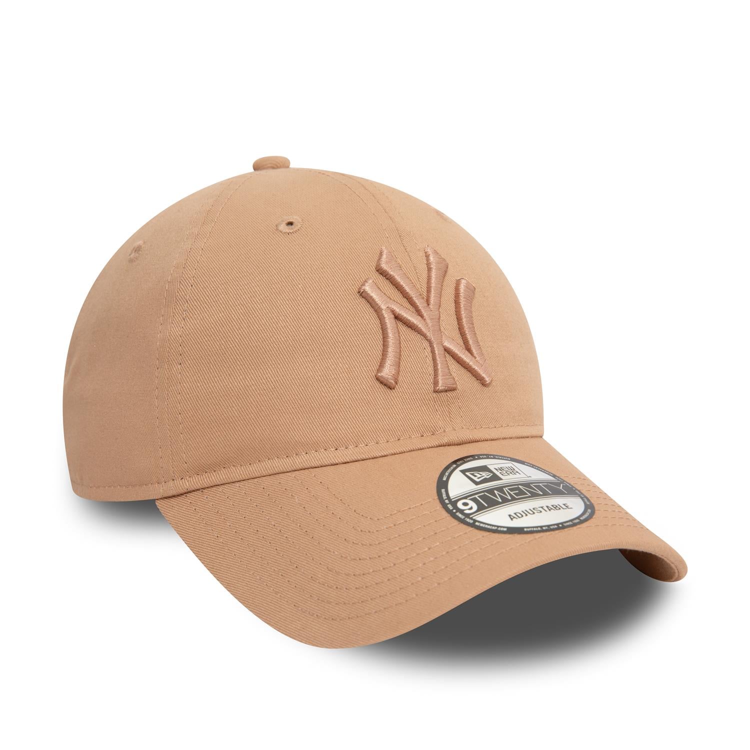 New Era New York Yankees 9TWENTY League Essential Cap - Cap On