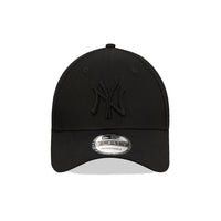 New Era New York Yankees Black 9FORTY Snapback Cap - Cap On