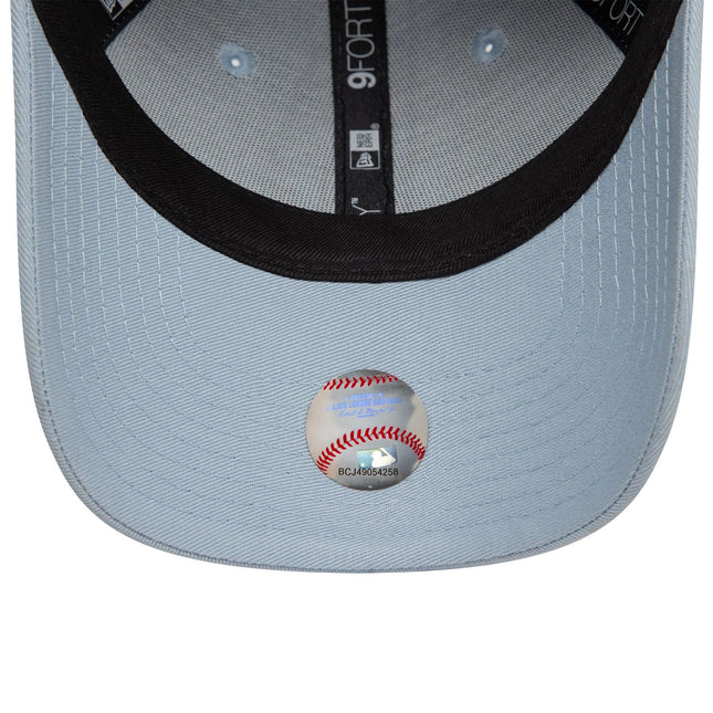 New Era New York Yankees Child League Essential Pastel Blue 9FORTY Adjustable Cap - Cap On