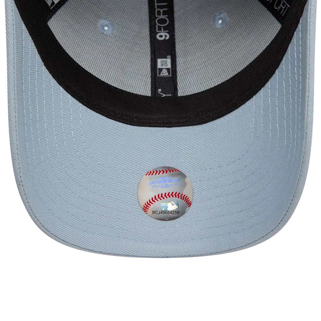 New Era New York Yankees Child League Essential Pastel Blue 9FORTY Adjustable Cap - Cap On