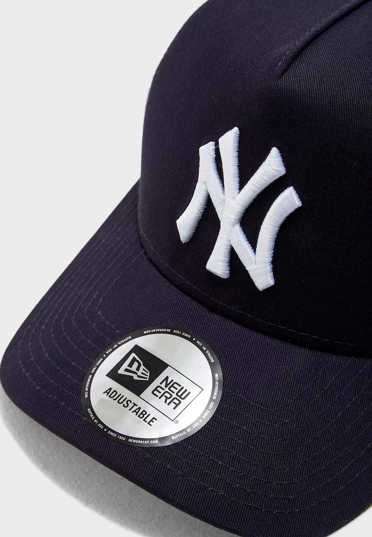 New Era New York Yankees Clean Trucker (Navy) - Cap On