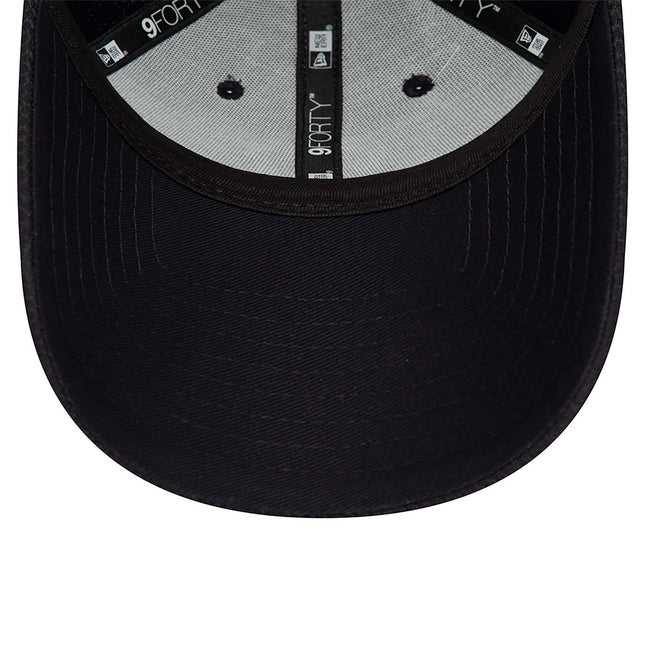 New Era New York Yankees Diamond Era Essential Navy 9FORTY Adjustable Cap - Cap On