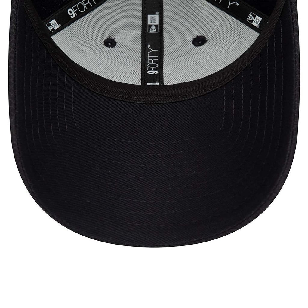 New Era New York Yankees Diamond Era Essential Navy 9FORTY Adjustable Cap - Cap On