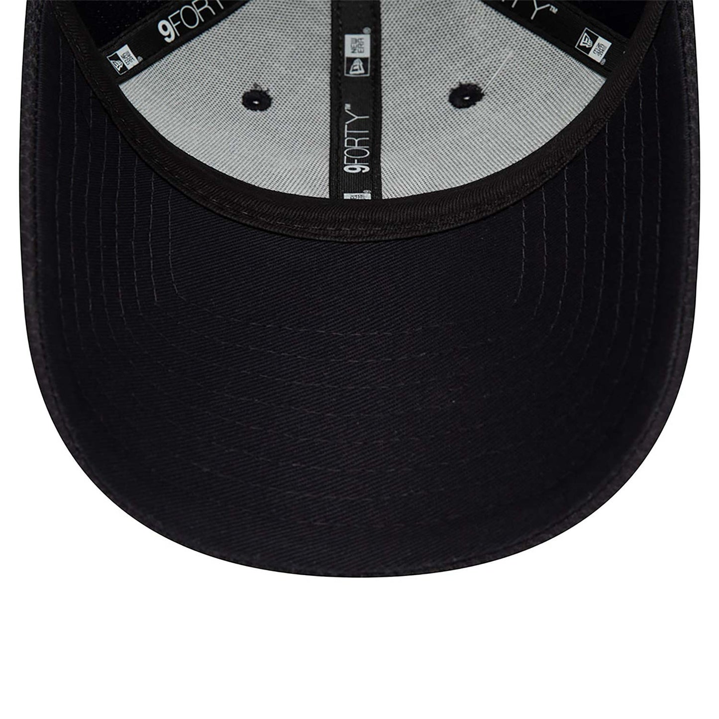 New Era New York Yankees Diamond Era Essential Navy 9FORTY Adjustable Cap - Cap On