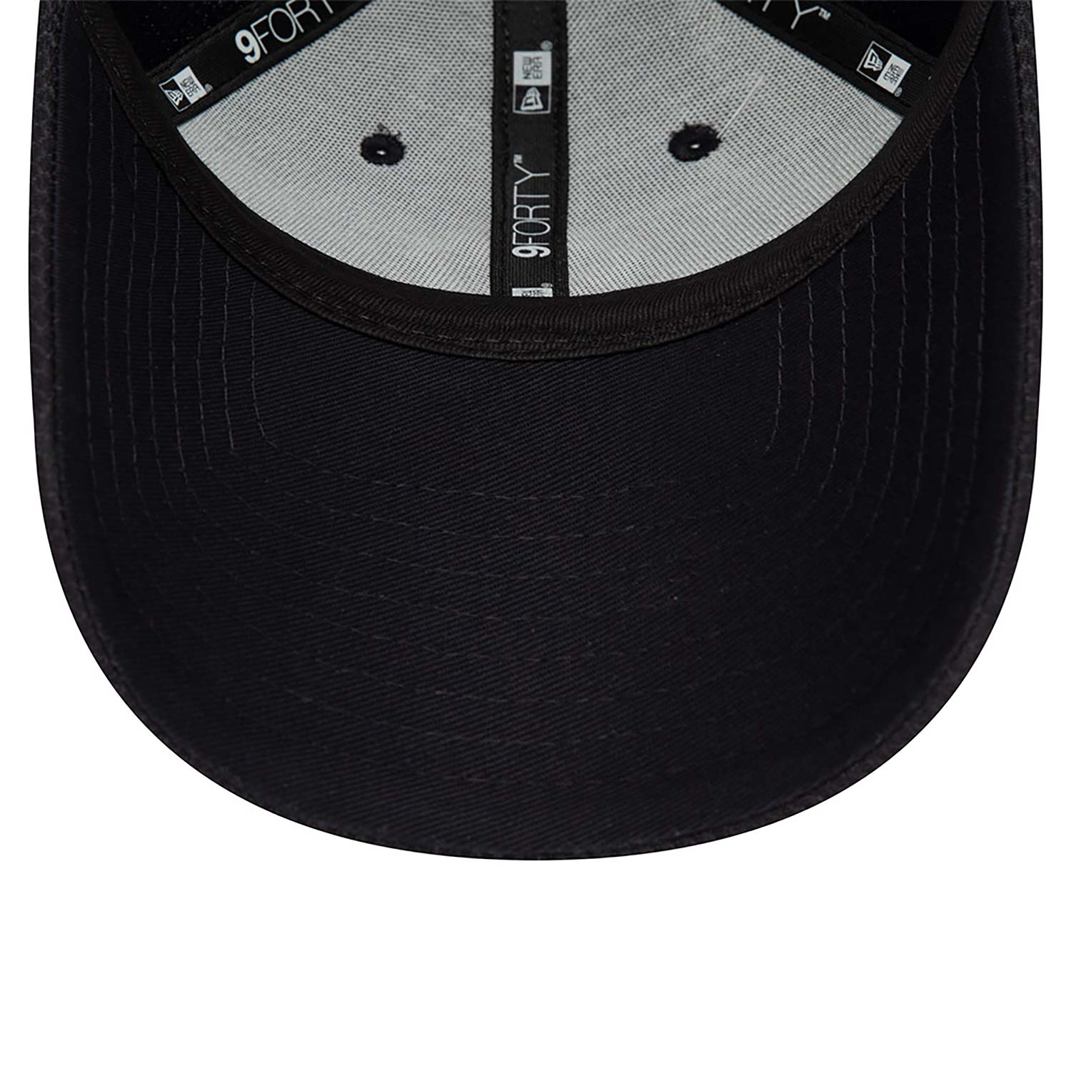 New Era New York Yankees Diamond Era Essential Navy 9FORTY Adjustable Cap - Cap On