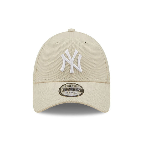 New Era New York Yankees Diamond Era Stone 9FORTY Cap - Cap On