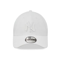 New Era New York Yankees Diamond Essential All White 9FORTY Cap - Cap On