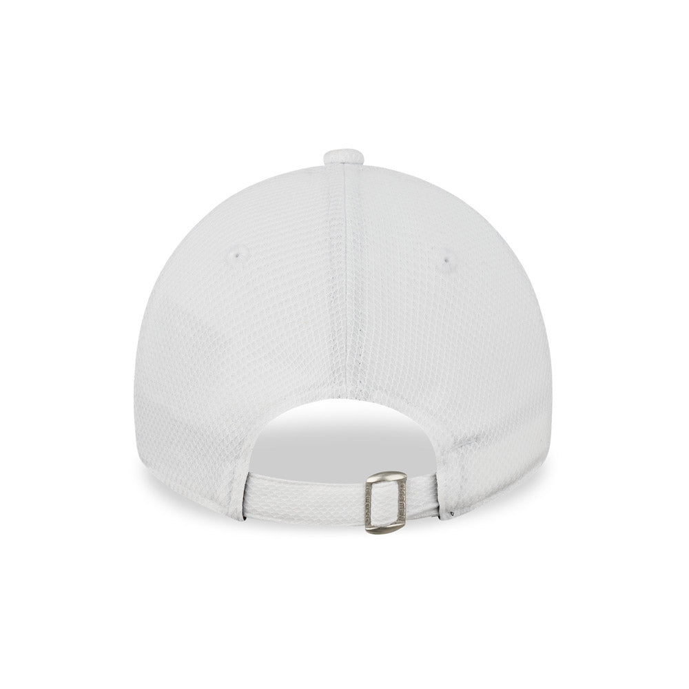 New Era New York Yankees Diamond Essential All White 9FORTY Cap - Cap On