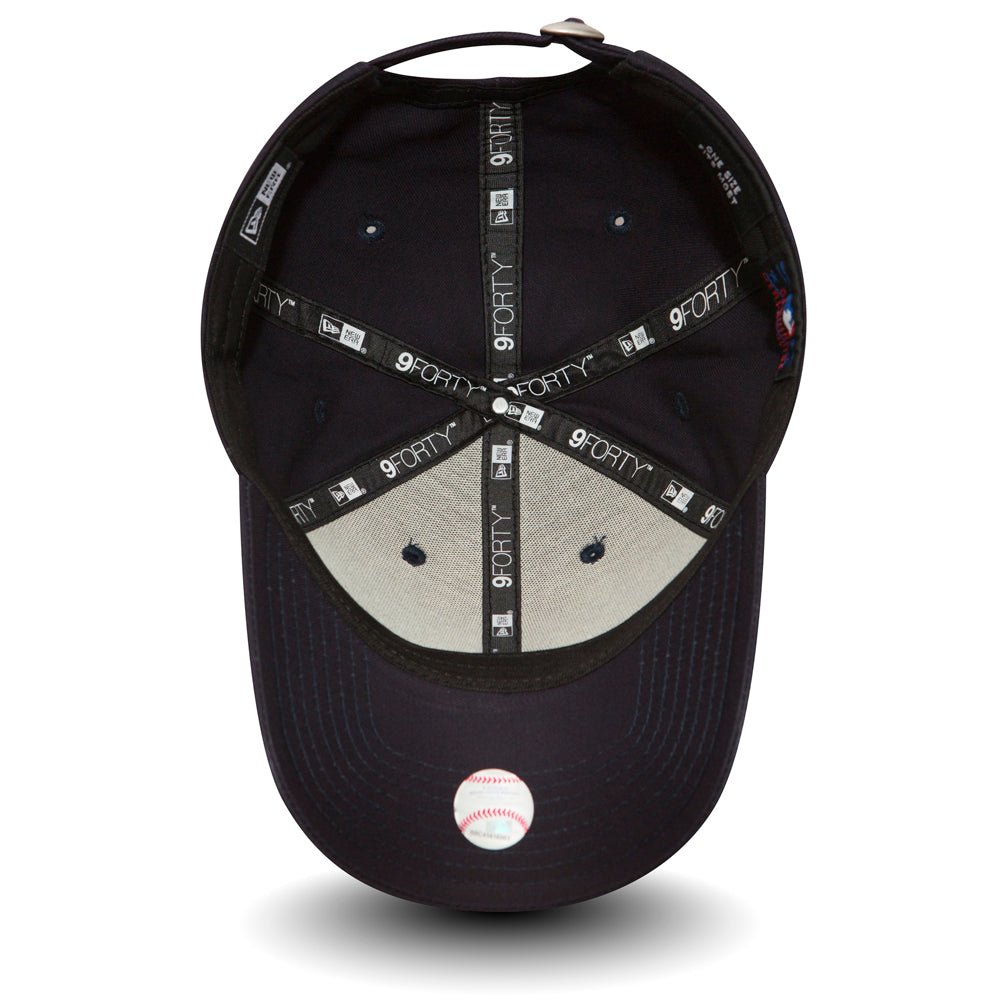 New Era New York Yankees Essential Navy 9FORTY Cap - Cap On
