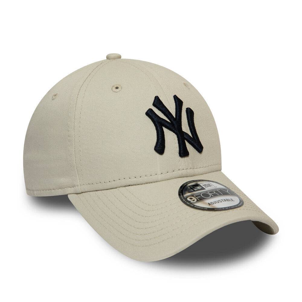 New Era New York Yankees Essential Stone 9FORTY - Cap On