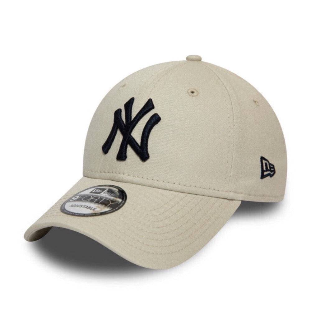 New Era New York Yankees Essential Stone 9FORTY - Cap On